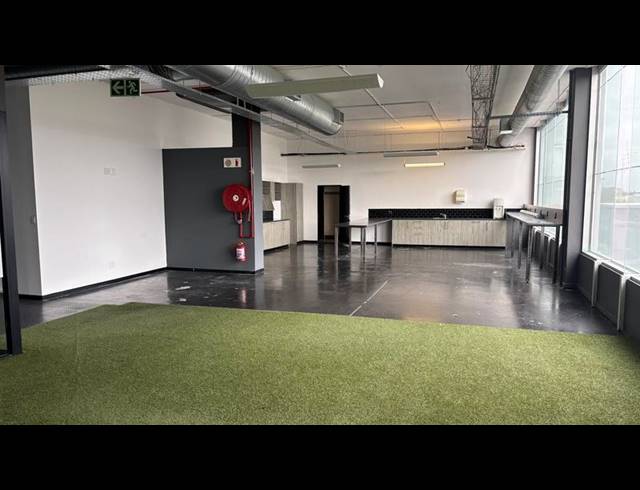 BUSINESS PROPERTY TO RENT IN NORTHGATE ISLAND